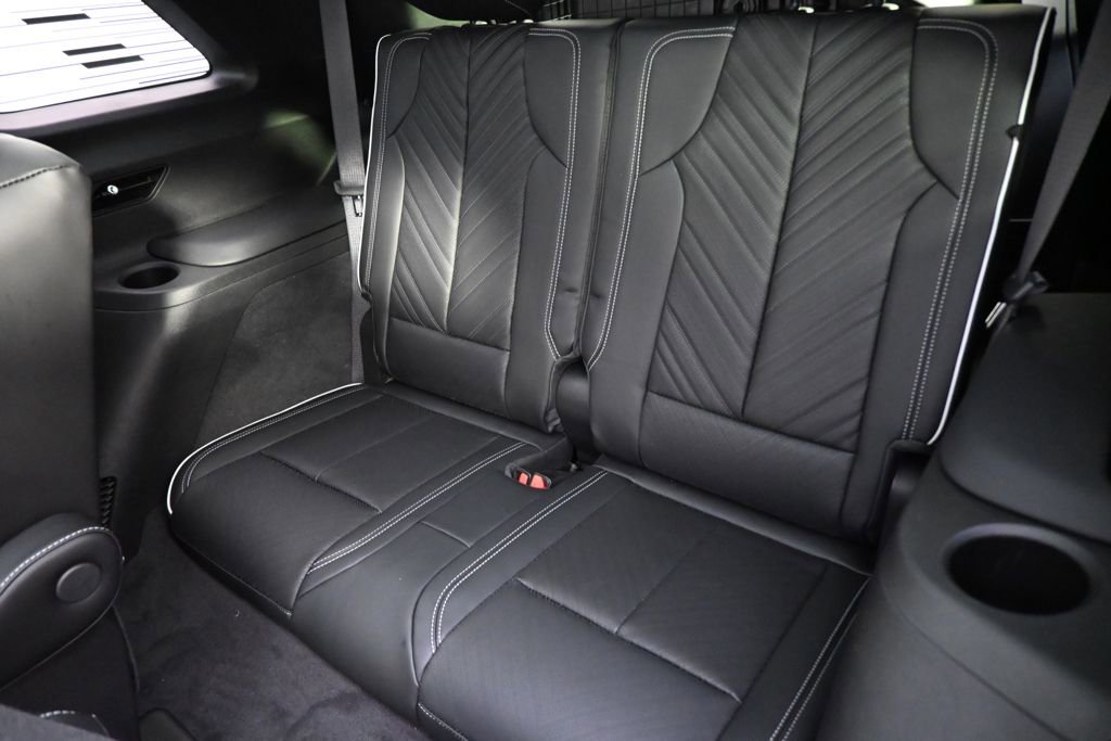 New 2026 Cadillac Vistiq Platinum w/ LPO, Floor Liner Package image 22