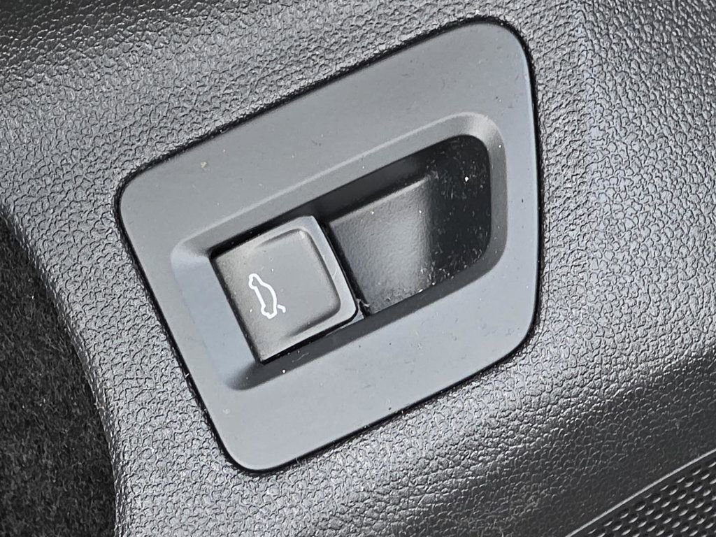 Used 2021 Volkswagen Arteon SE w/ Arteon MDO Package FWD image 27