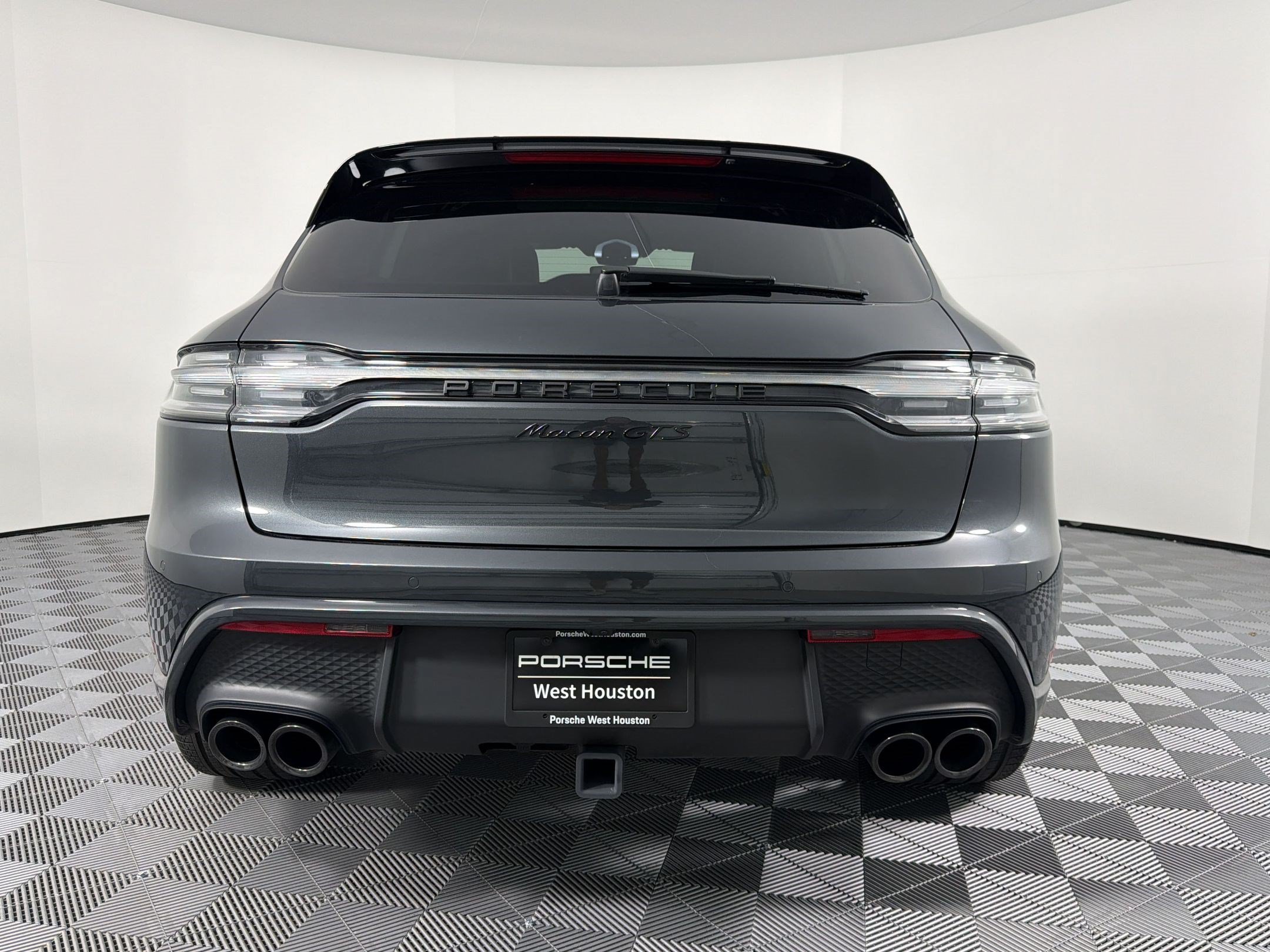Certified 2025 Porsche Macan GTS AWD/4WD image 10