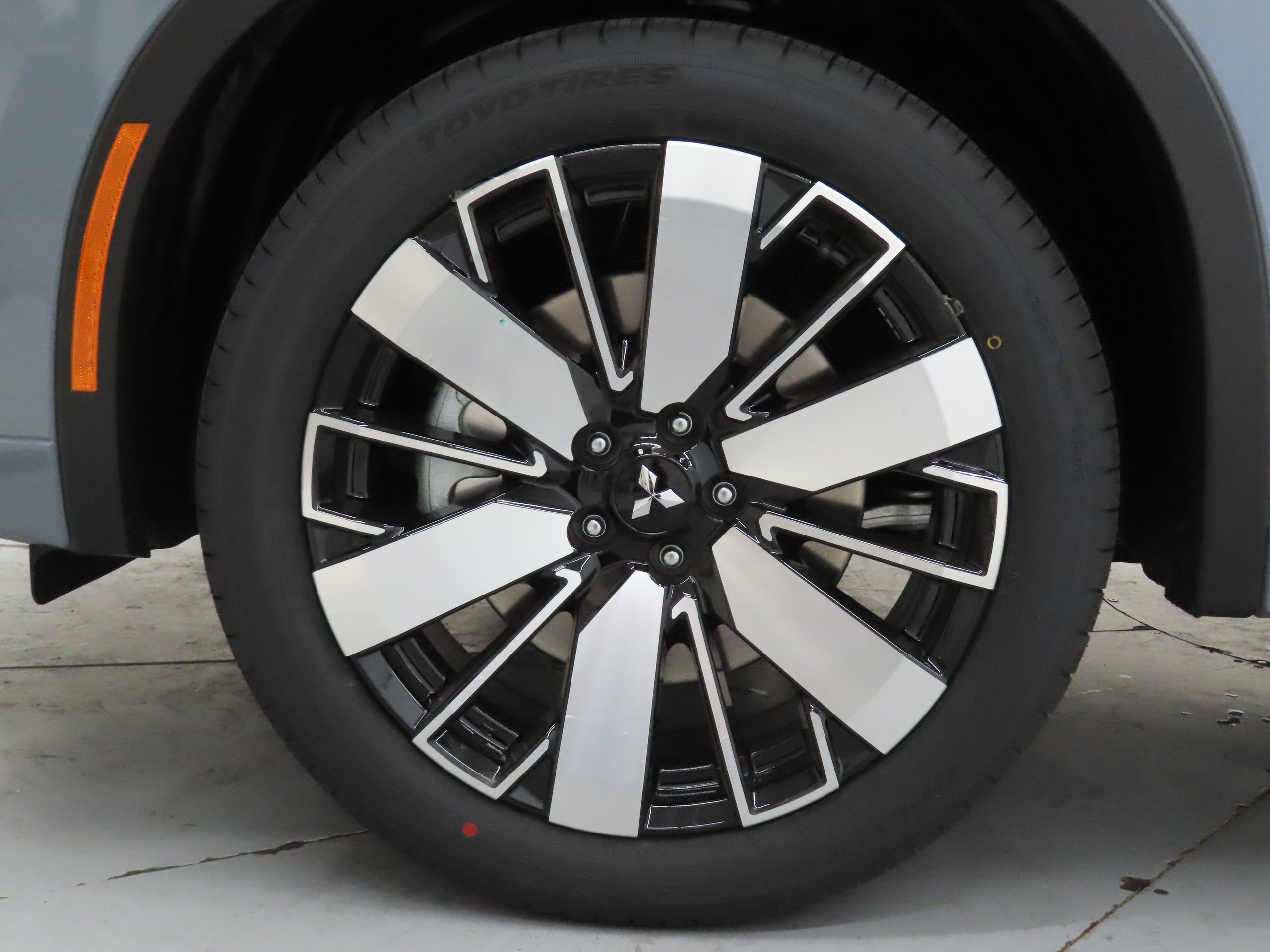 New 2026 Mitsubishi Outlander SEL image 27