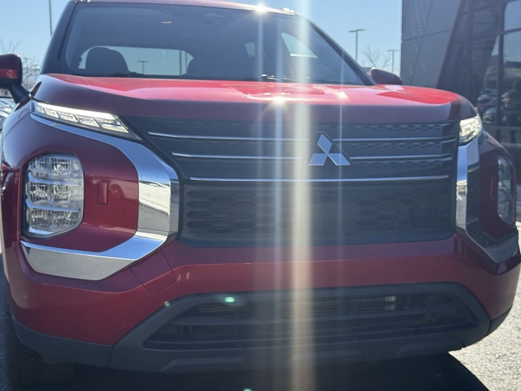 Used 2022 Mitsubishi Outlander ES image 28