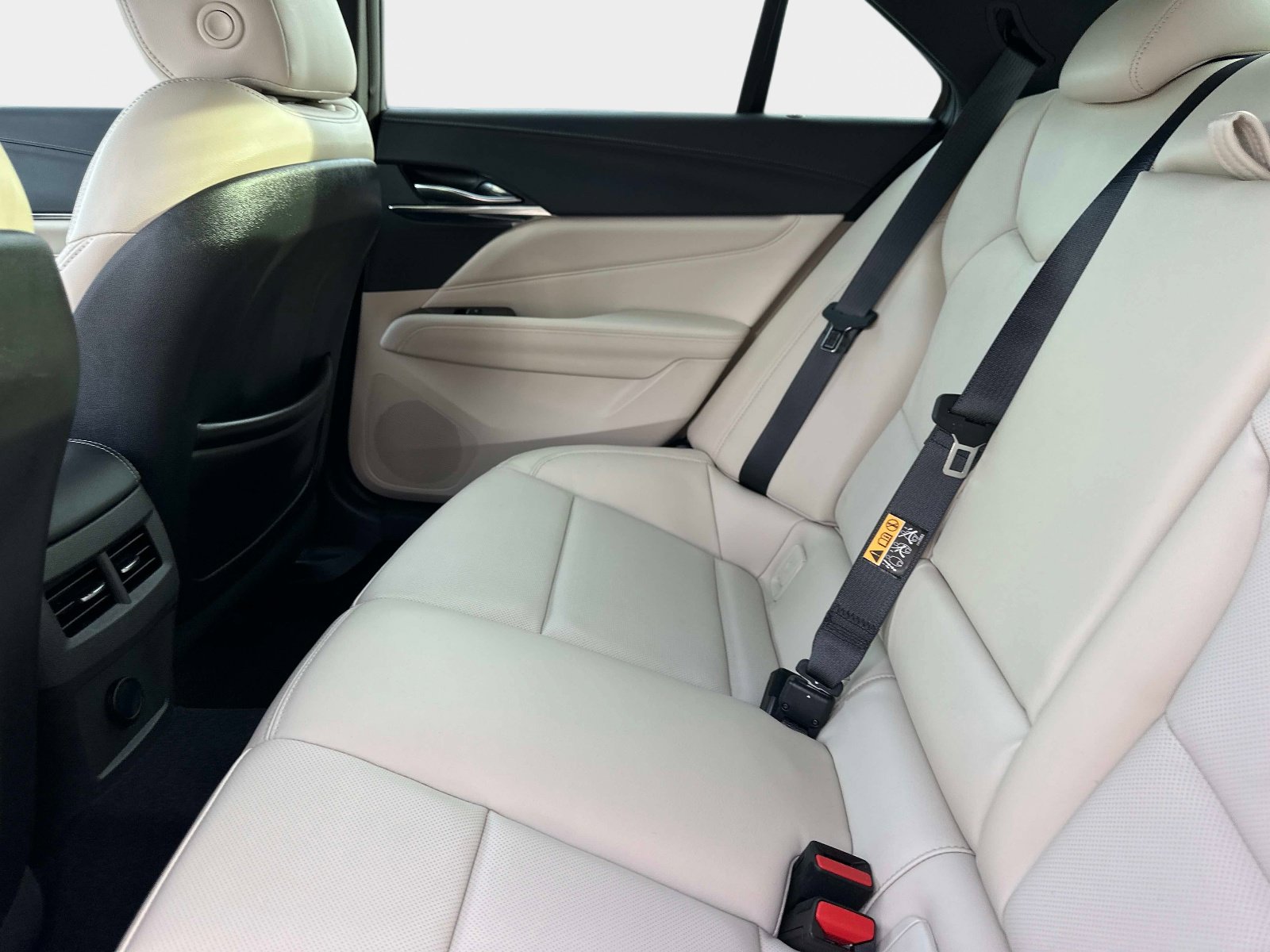 Used 2025 Cadillac CT4 Premium Luxury image 13