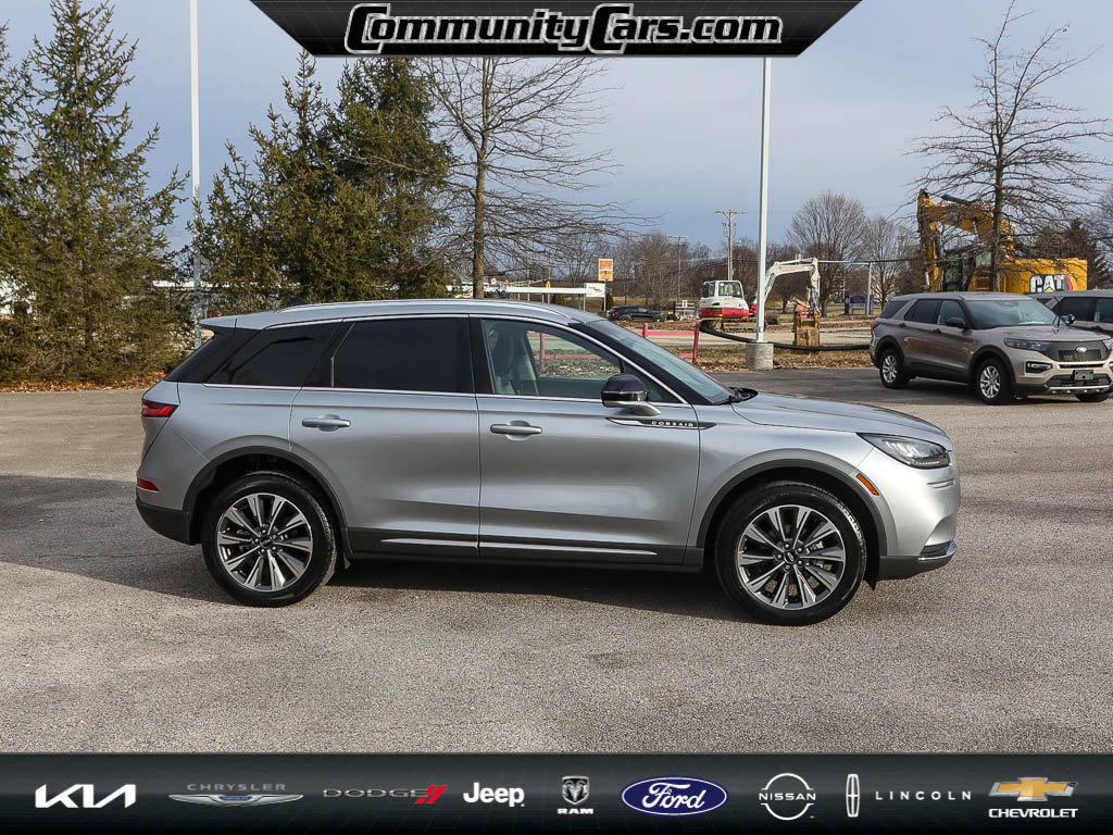 Certified 2022 Lincoln Corsair Reserve w/ Elements Package image 8