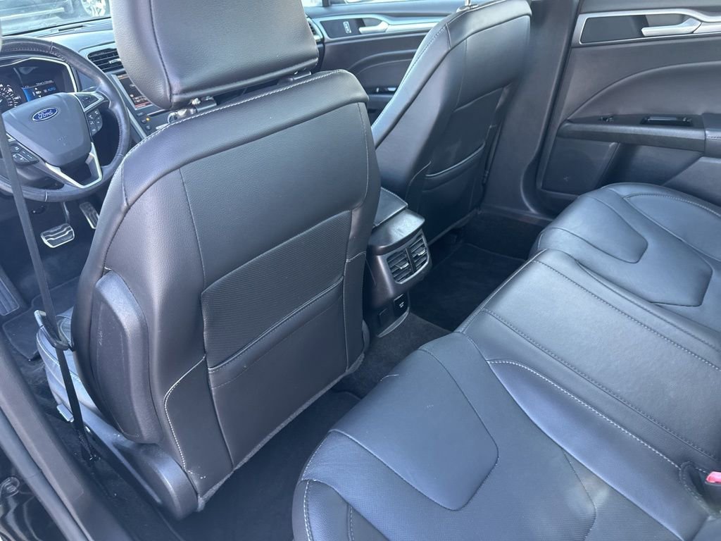 Used 2016 Ford Fusion Titanium image 23