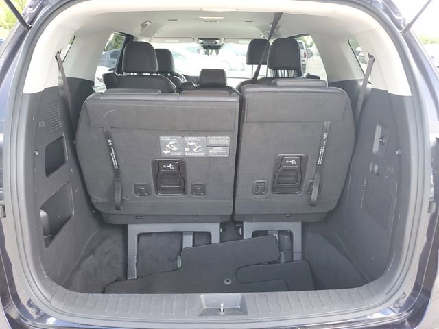 Used 2024 Kia Carnival LX FWD image 9