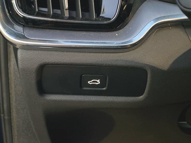 Used 2024 Volvo S60 B5 Core FWD image 18