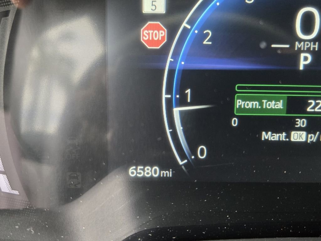 Used 2025 Toyota Corolla SE w/ SE Premium Package image 25