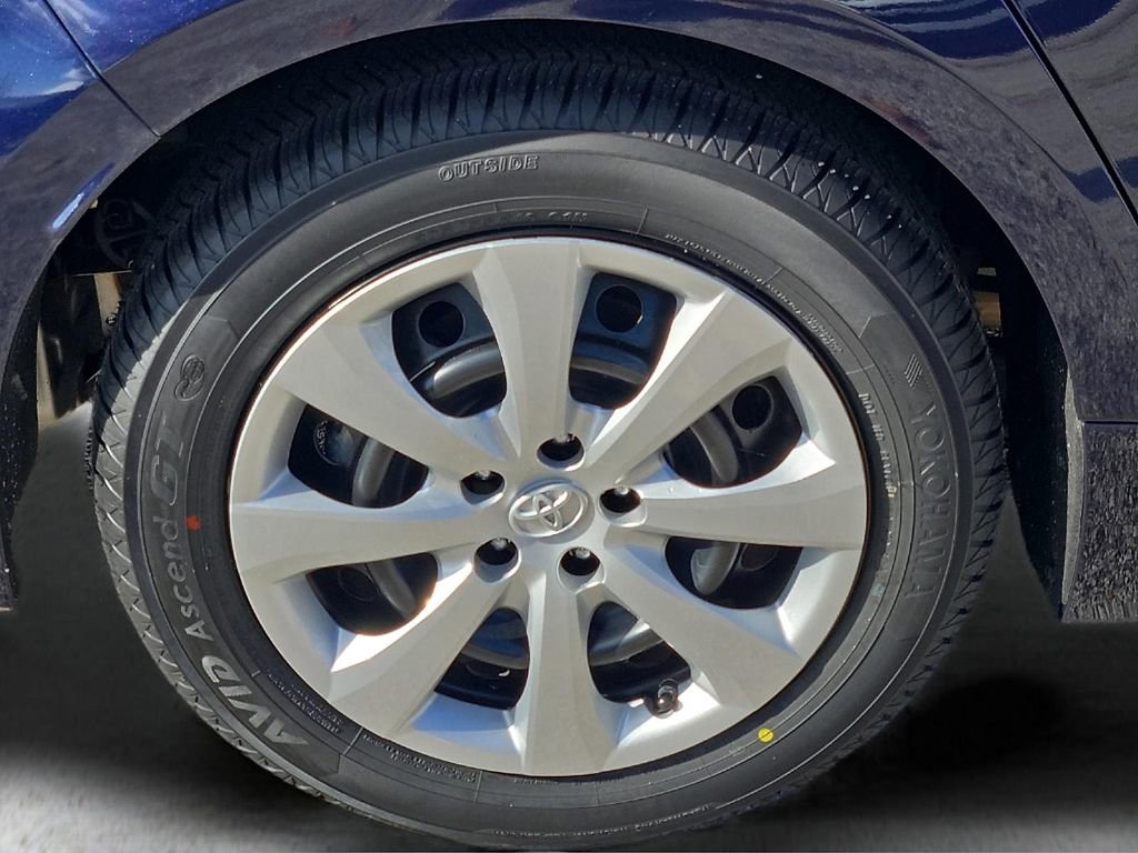 Used 2022 Toyota Corolla LE image 8