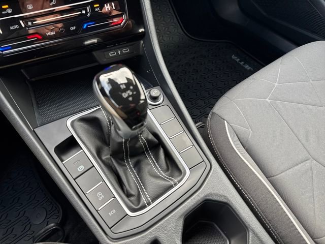 Certified 2025 Volkswagen Jetta Sport image 27