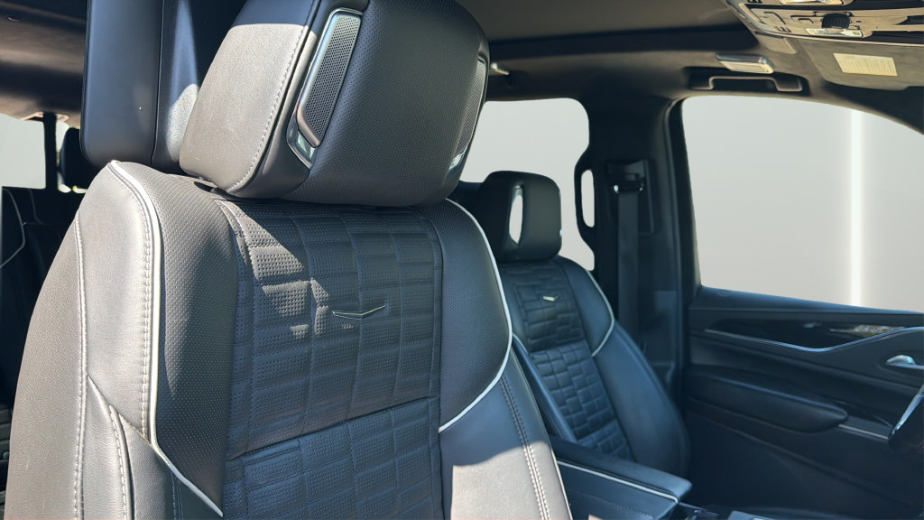 Used 2024 Cadillac Escalade V AWD/4WD image 30
