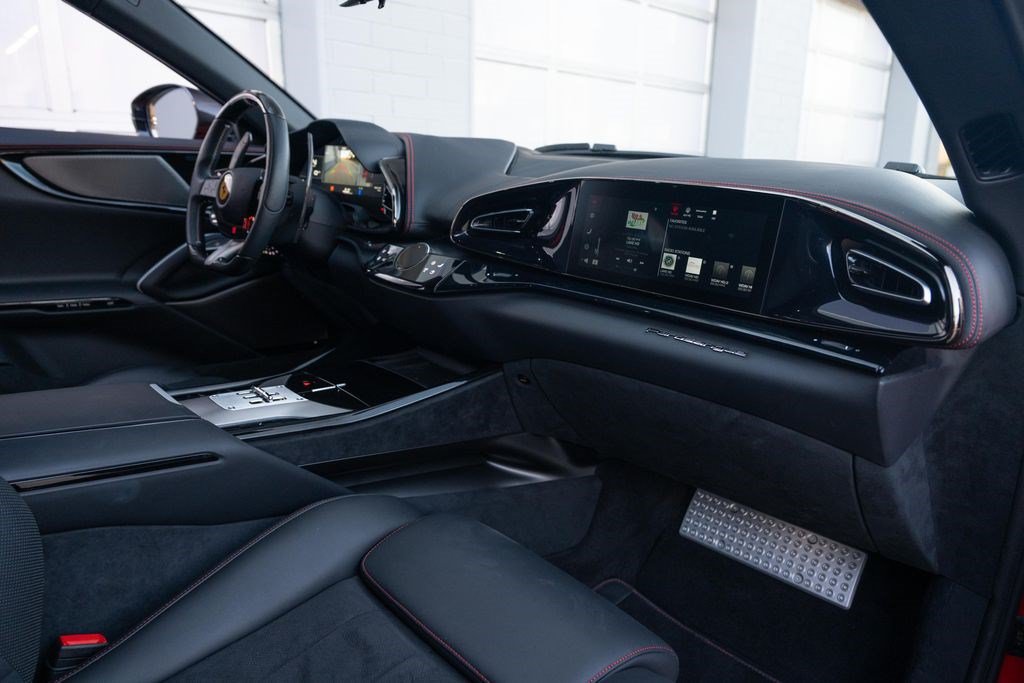 Used 2025 Ferrari Purosangue AWD/4WD image 52
