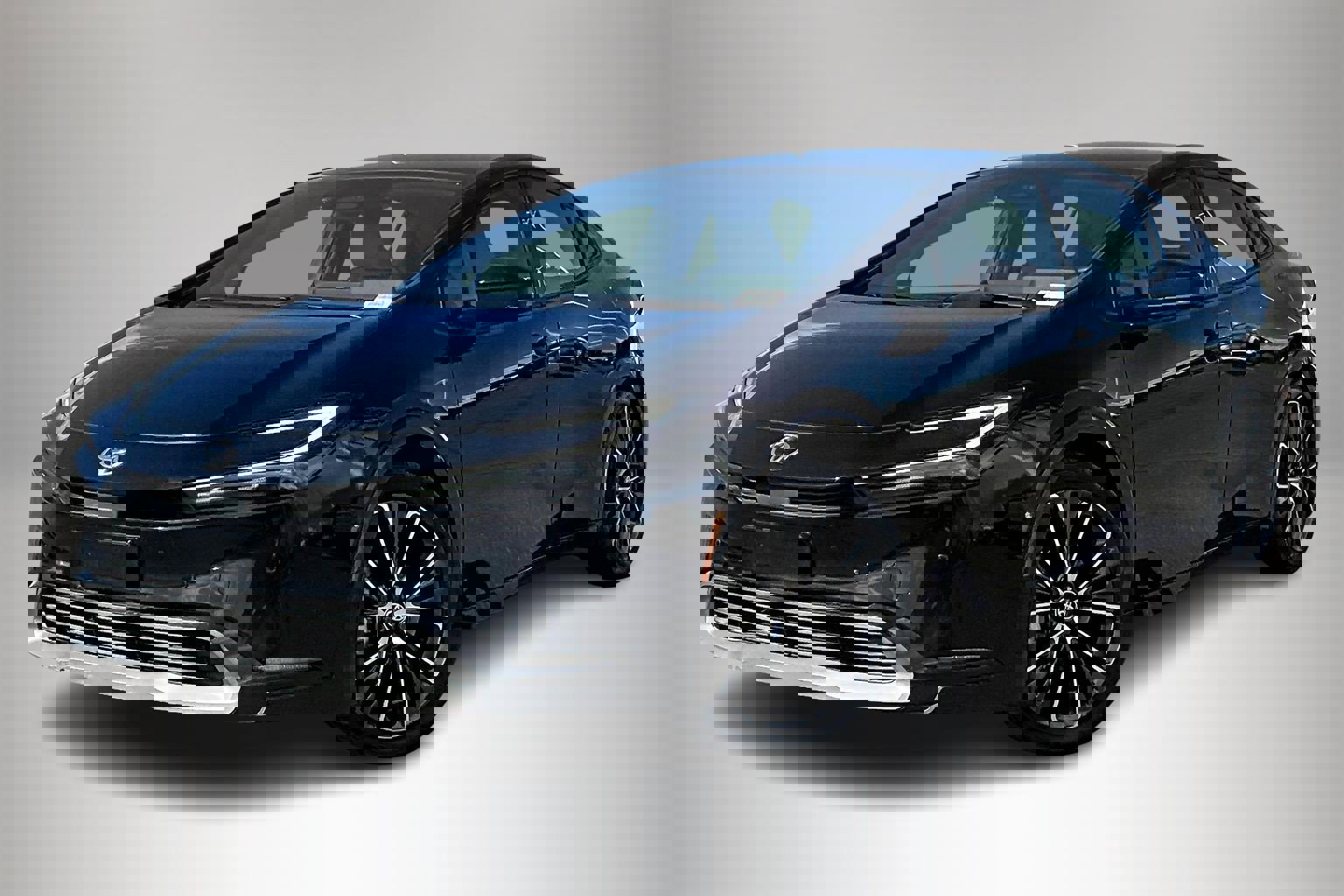 Used 2024 Toyota Prius XLE image 3