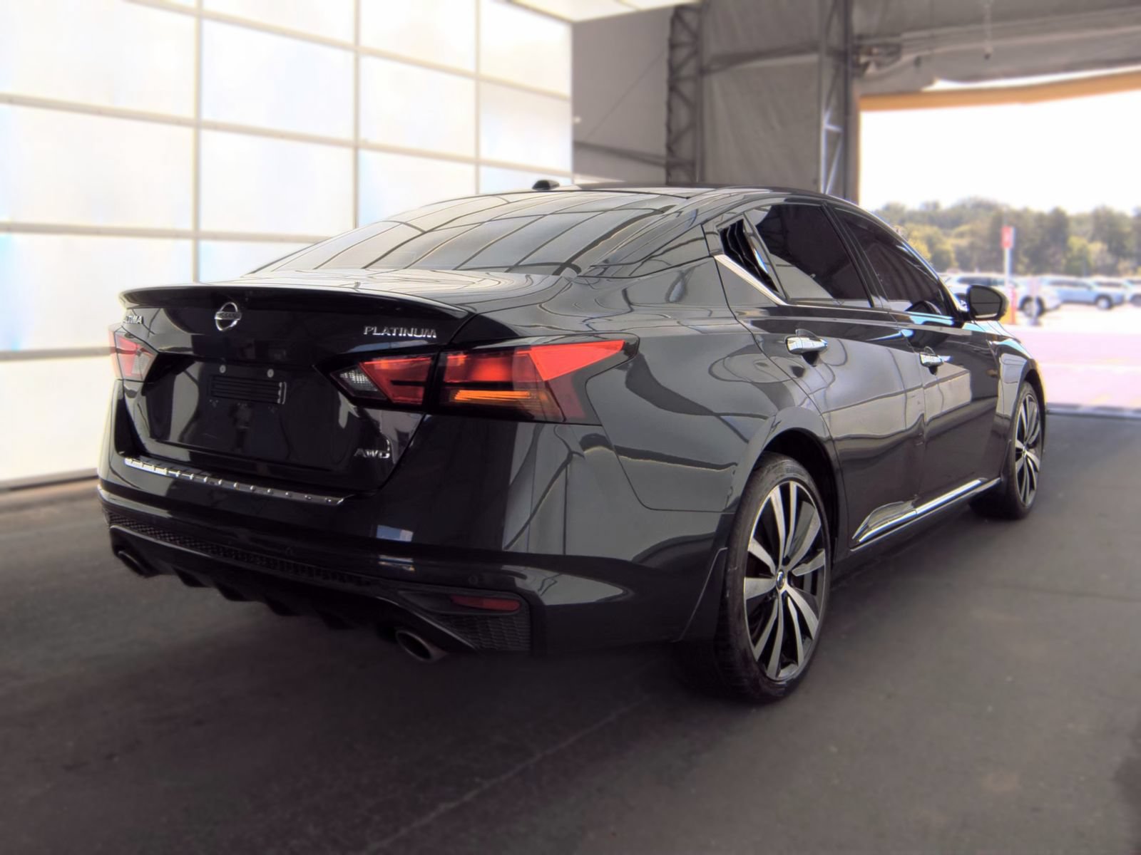 Used 2019 Nissan Altima 2.5 Platinum AWD/4WD image 4