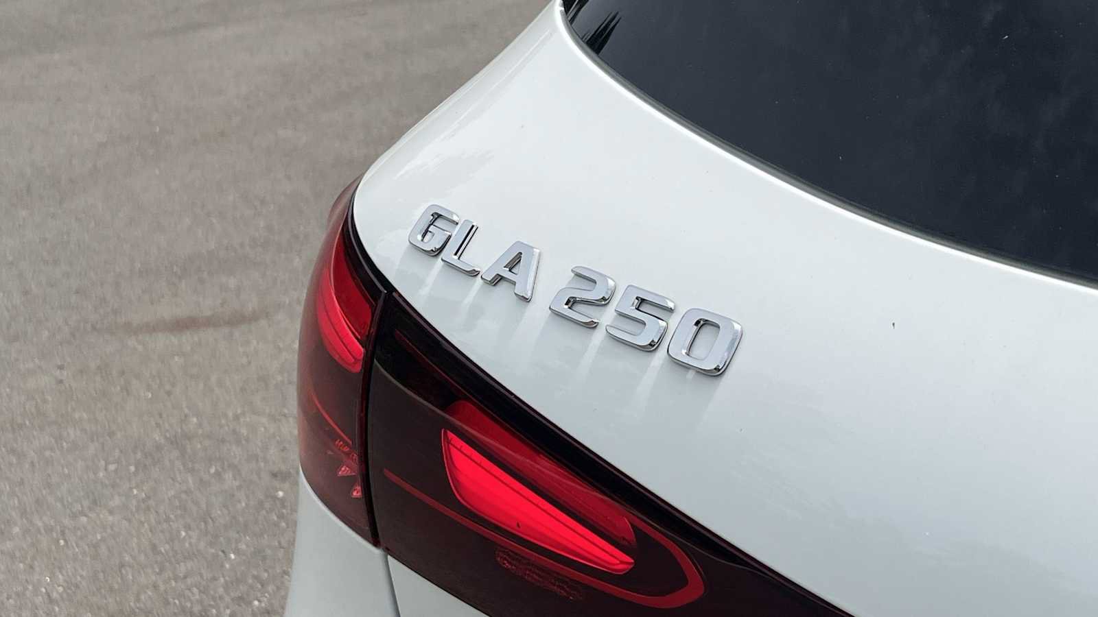 New 2026 Mercedes-Benz GLA 250 4MATIC image 25