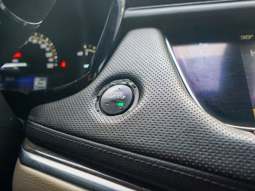 Used 2017 Cadillac XT5 FWD w/ LPO, Wheel Lock Package image 21