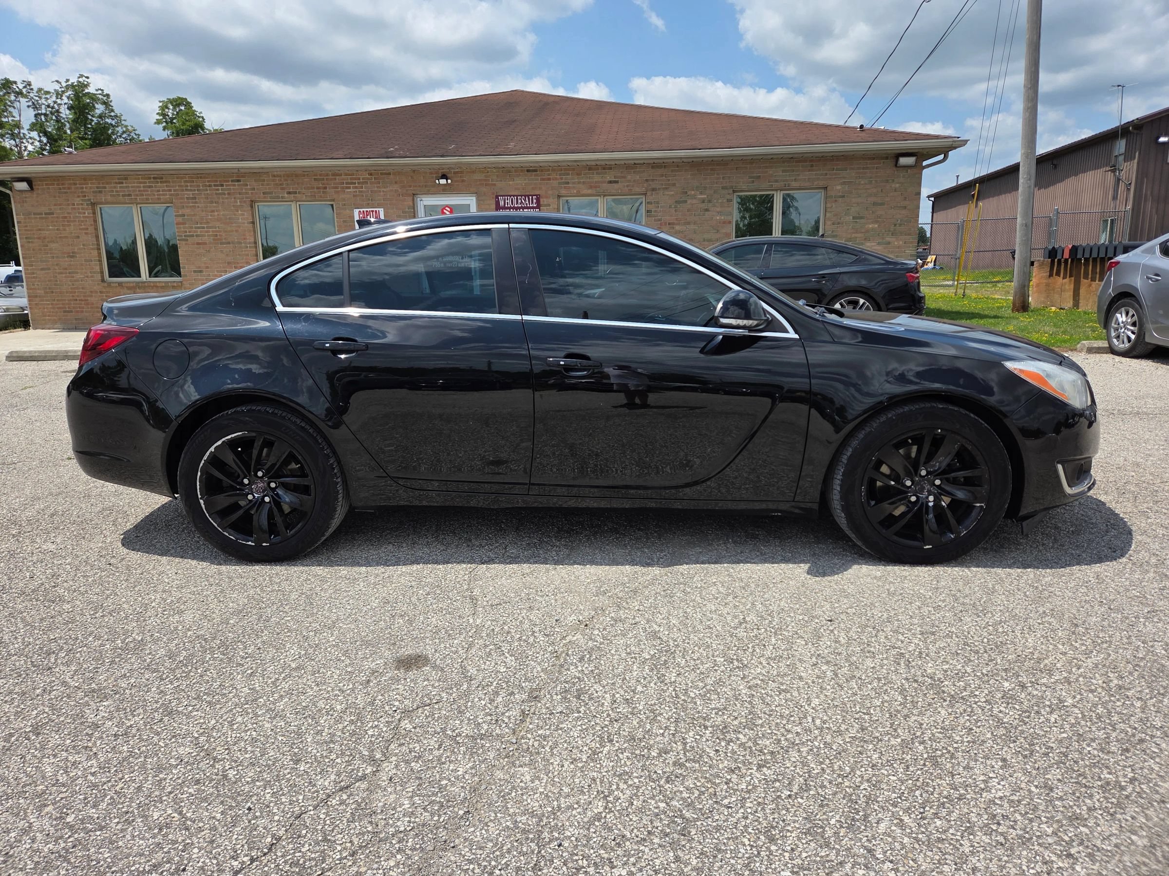 Used 2015 Buick Regal Premium w/ Experience Buick Package FWD image 4