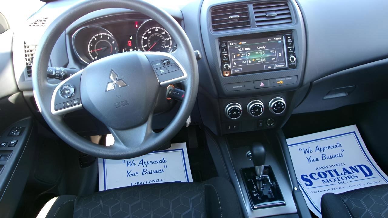 Used 2025 Mitsubishi Outlander Sport ES image 11