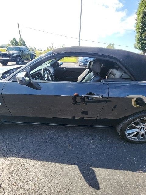 Used 2014 Ford Mustang GT Premium w/ Electronics Package RWD image 18