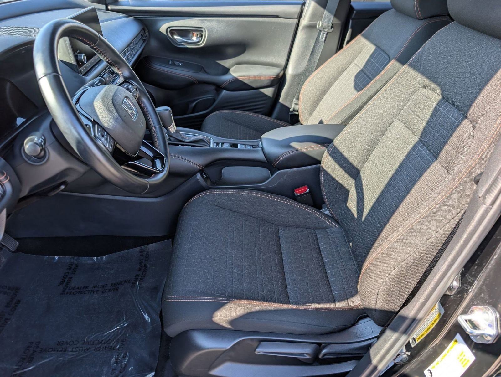 Used 2025 Honda HR-V Sport image 5