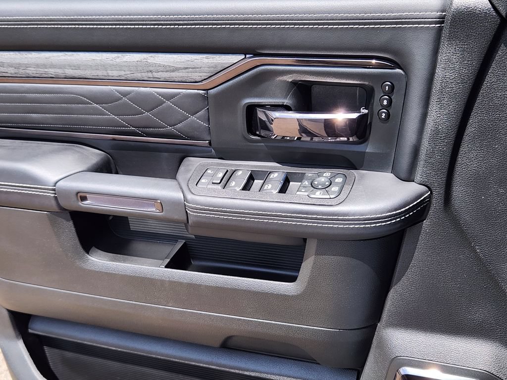 New 2026 RAM 2500 Limited AWD/4WD image 6