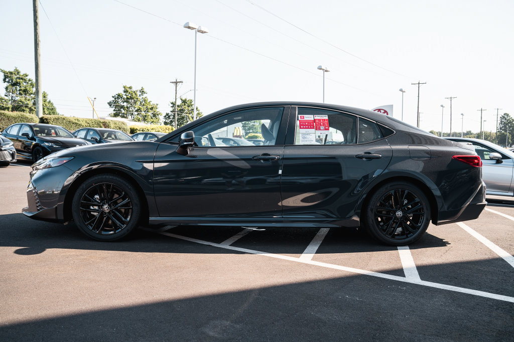 New 2026 Toyota Camry SE w/ Convenience Package FWD image 4