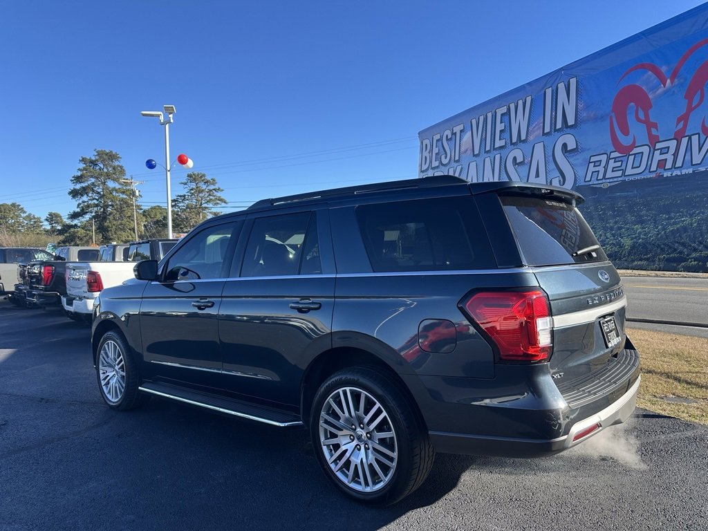 Used 2023 Ford Expedition XLT image 4
