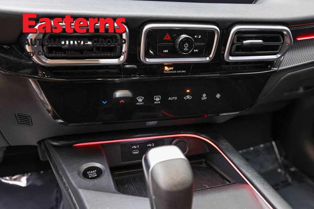 Used 2026 Nissan Sentra SR w/ Floor Mat Package FWD image 19