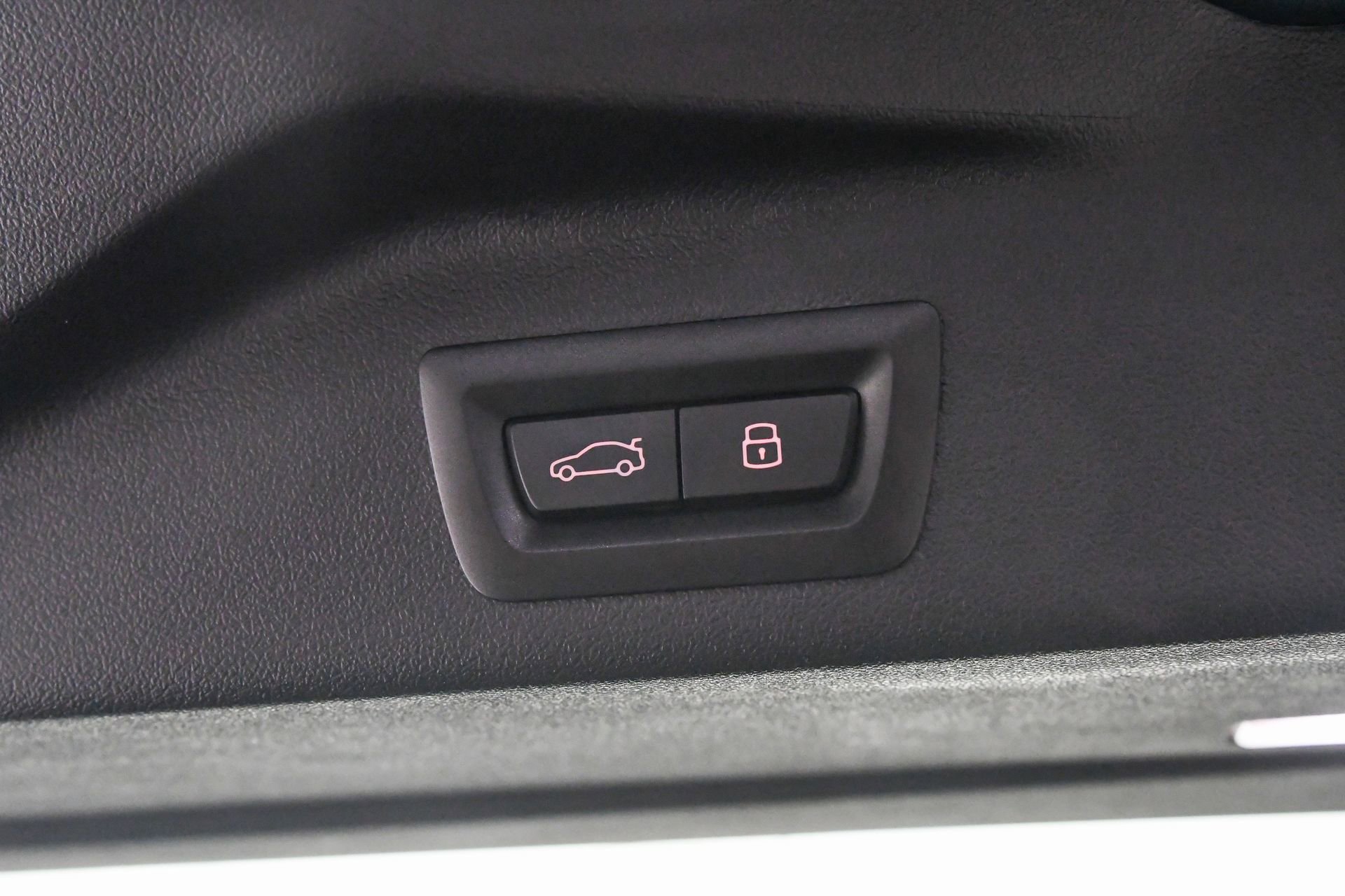 Used 2024 BMW X5 xDrive40i w/ Parking Assistance Package image 9