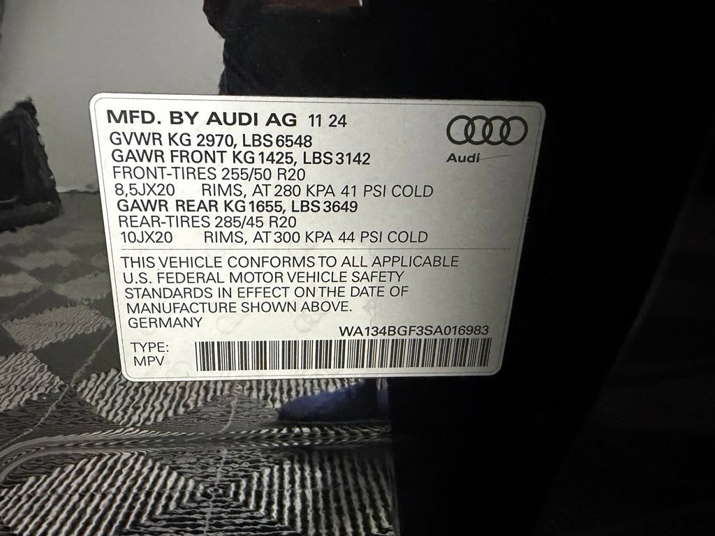 Used 2025 Audi Q6 e-tron Prestige w/ 20" Wheel Package AWD/4WD image 35