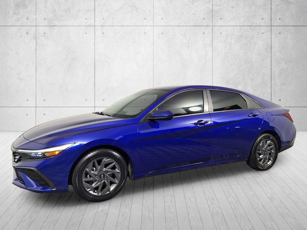 Used 2024 Hyundai Elantra SEL FWD image 1