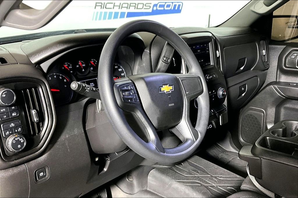 Used 2025 Chevrolet Silverado 1500 Custom image 10