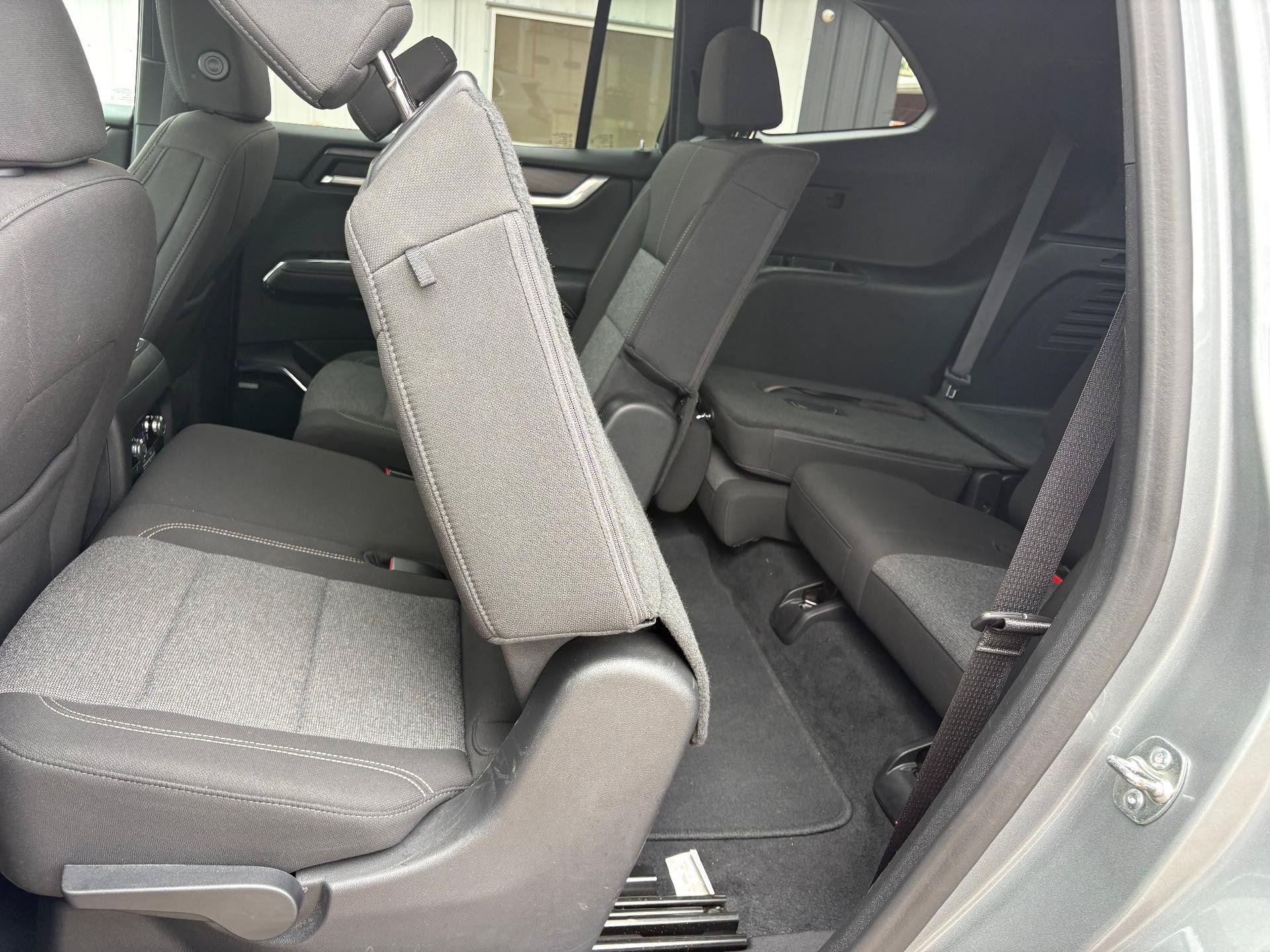 Used 2025 GMC Acadia Elevation AWD/4WD image 33