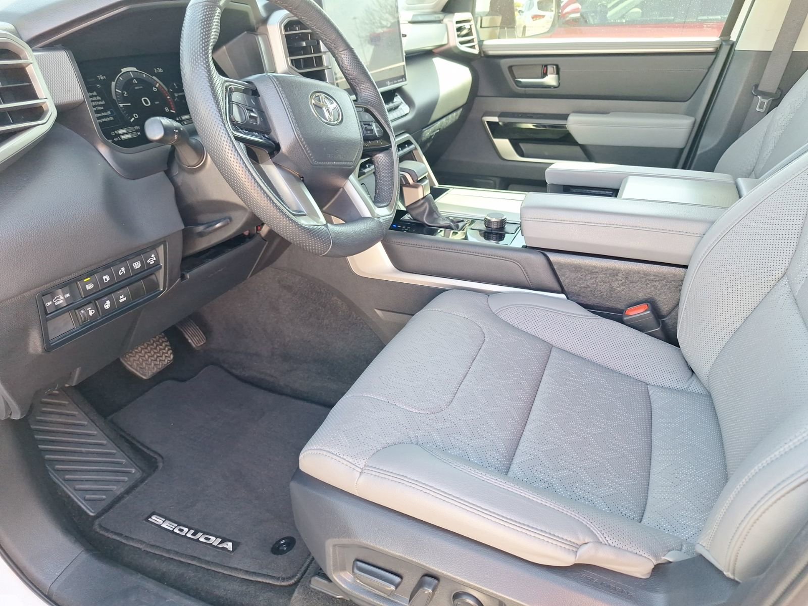 Used 2024 Toyota Sequoia Limited image 15