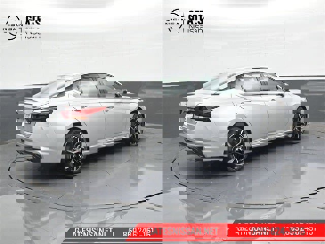 New 2025 Nissan Altima 2.5 SR image 2