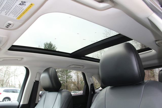 Used 2016 Ford Edge Titanium w/ Equipment Group 302A FWD image 17