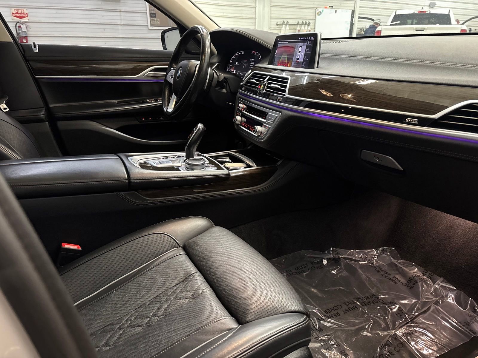 Used 2021 BMW 750i xDrive AWD/4WD image 22