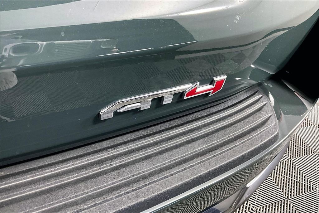 Used 2025 GMC Yukon AT4 w/ AT4 Premium Plus Package AWD/4WD image 23