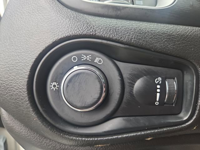 Used 2021 Jeep Renegade Sport w/ Sport Appearance Group AWD/4WD image 18