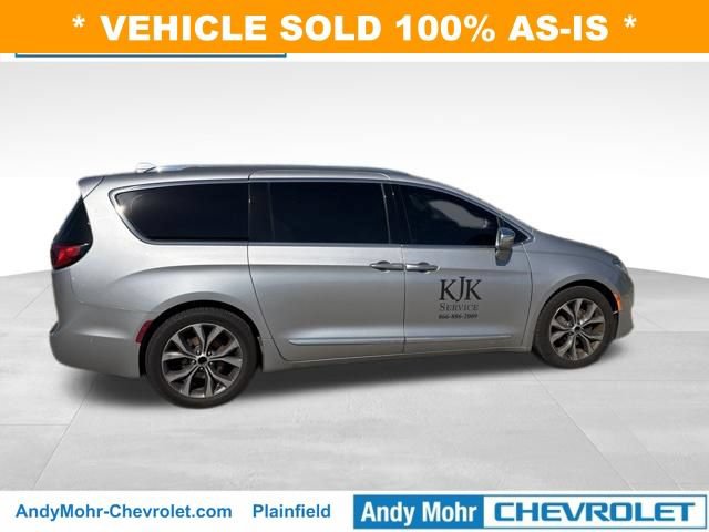 Used 2017 Chrysler Pacifica Limited w/ UConnect Theater Package FWD image 7
