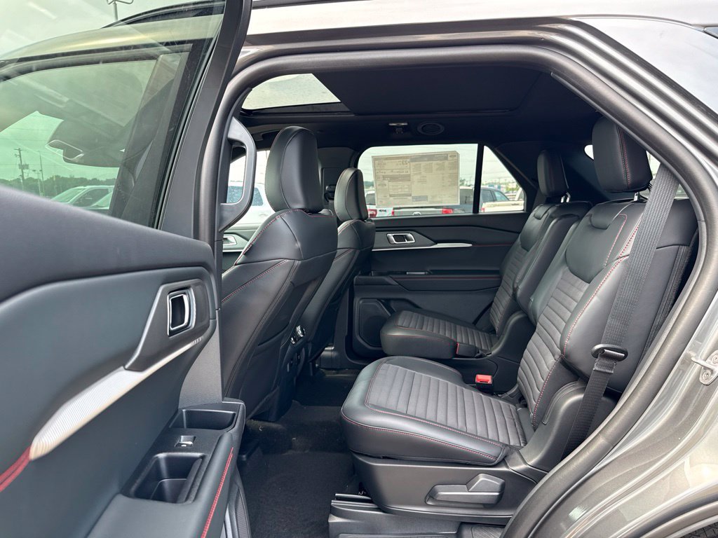 New 2026 Ford Explorer ST-Line w/ ST-Line Street Pack AWD/4WD image 24