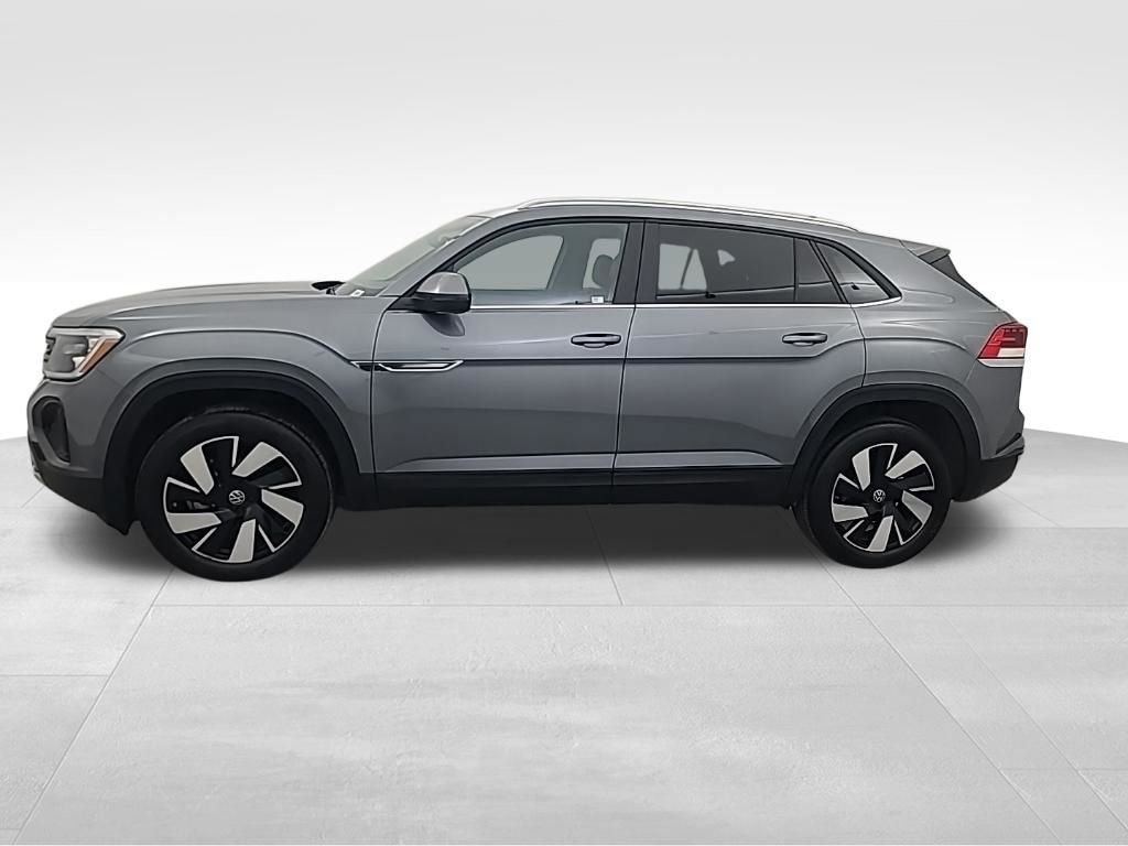 Used 2025 Volkswagen Atlas Cross Sport SE image 7