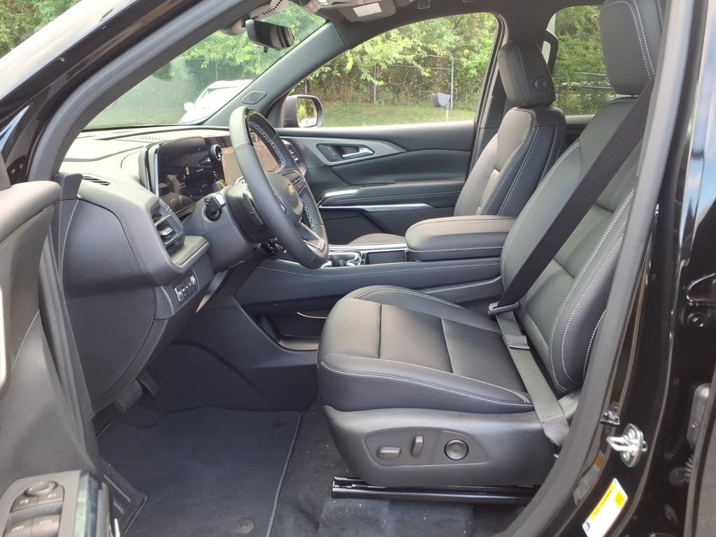 New 2026 Chevrolet Traverse LT w/ Enhanced Driving Package AWD/4WD image 11