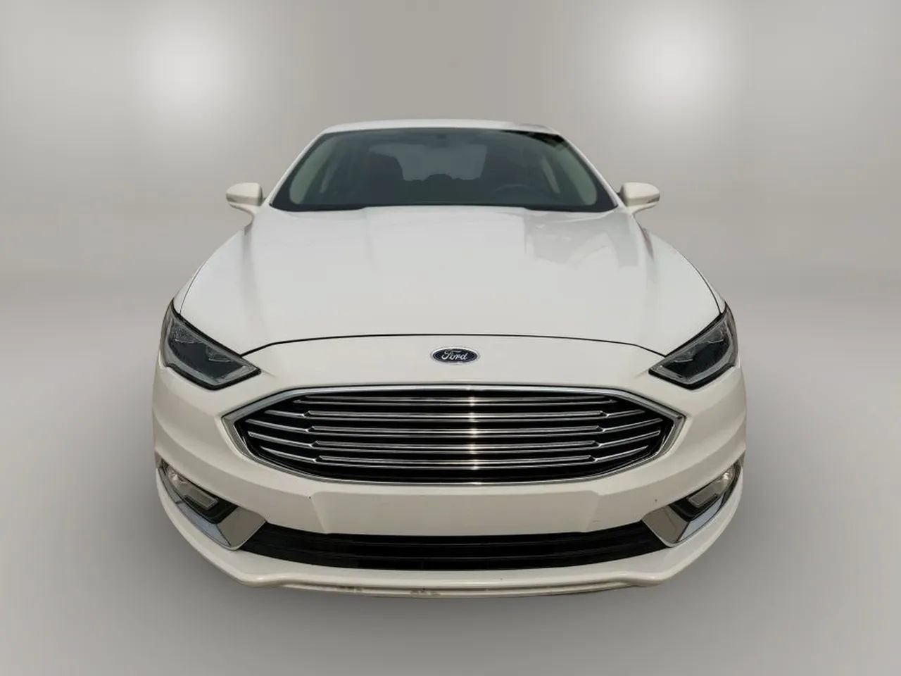 Used 2017 Ford Fusion SE w/ Fusion SE Technology Package FWD image 2