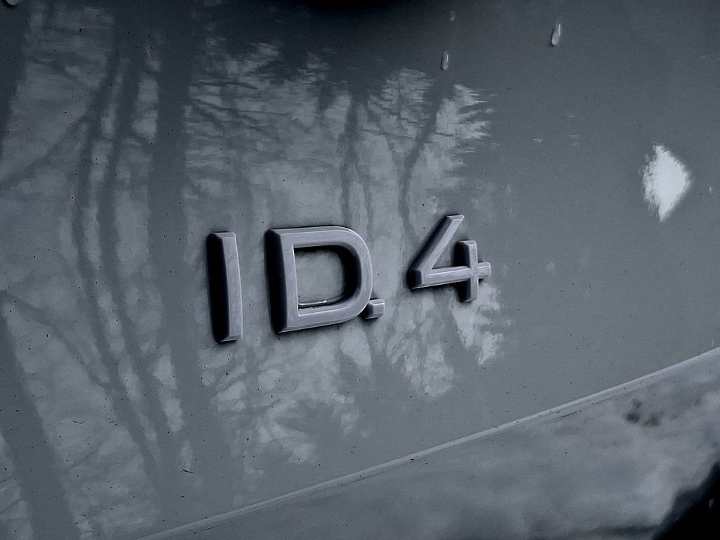 Certified 2025 Volkswagen ID.4 Pro image 31