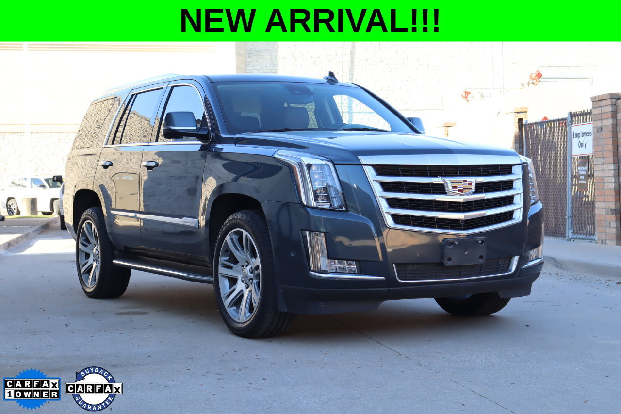 Used 2020 Cadillac Escalade Luxury RWD image 1