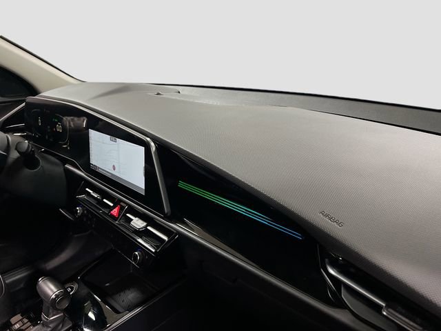 Certified 2023 Kia Niro EX image 29