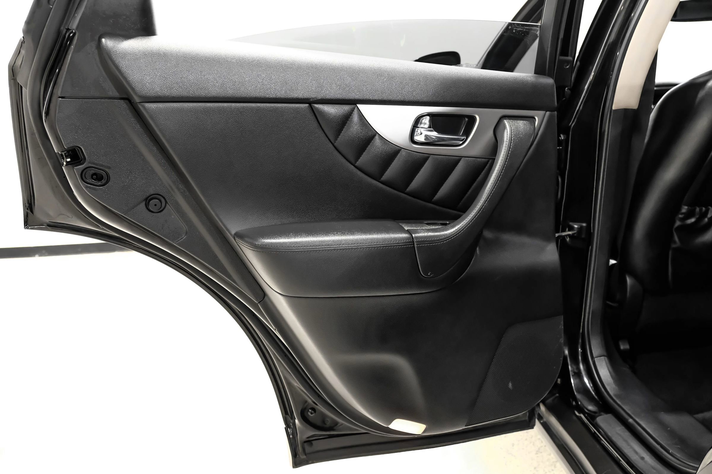 Used 2016 INFINITI QX70 3.7 image 50