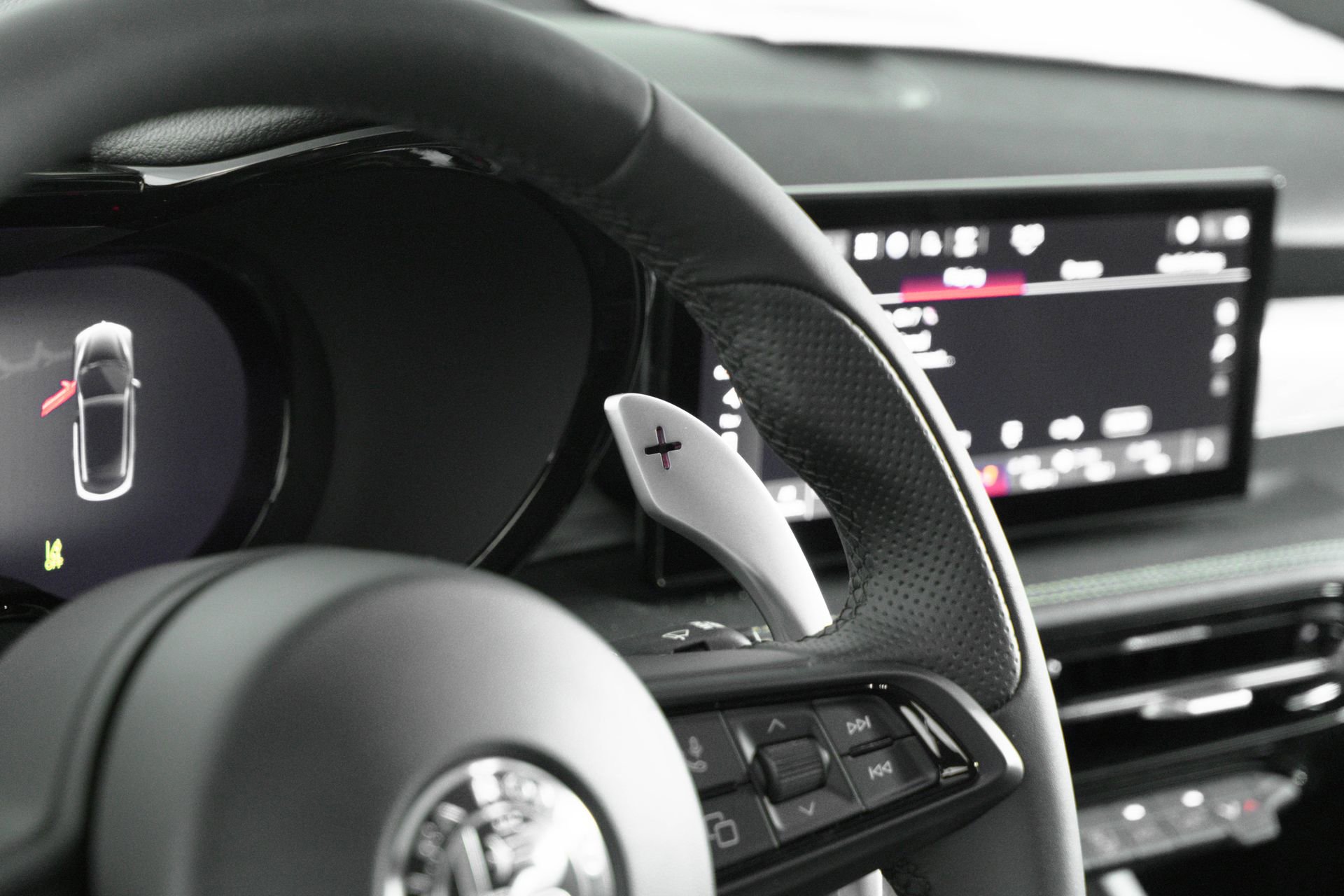 New 2025 Alfa Romeo Tonale w/ Premium Package image 31