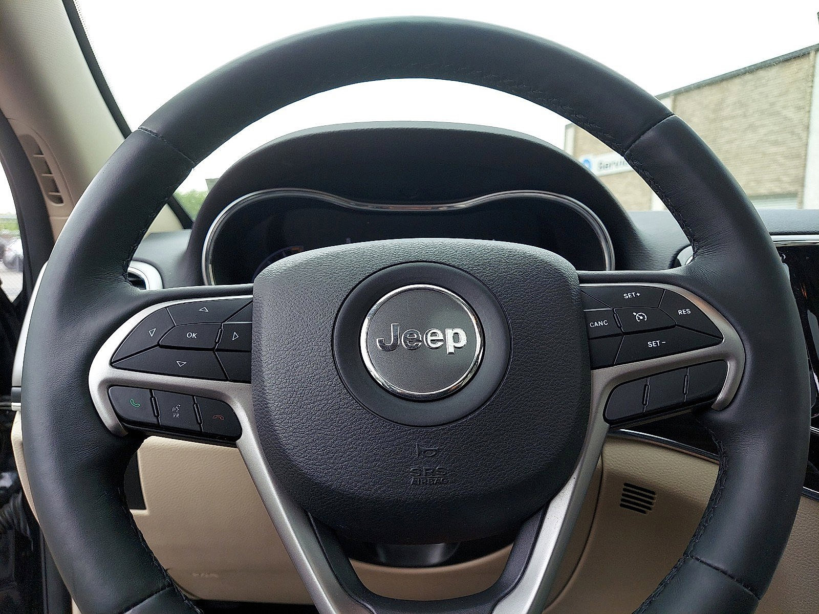 Used 2019 Jeep Grand Cherokee Limited AWD/4WD image 20
