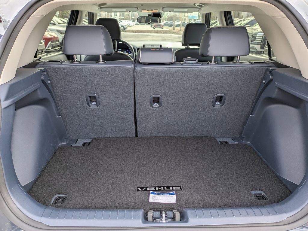 Certified 2025 Hyundai Venue Limited image 12